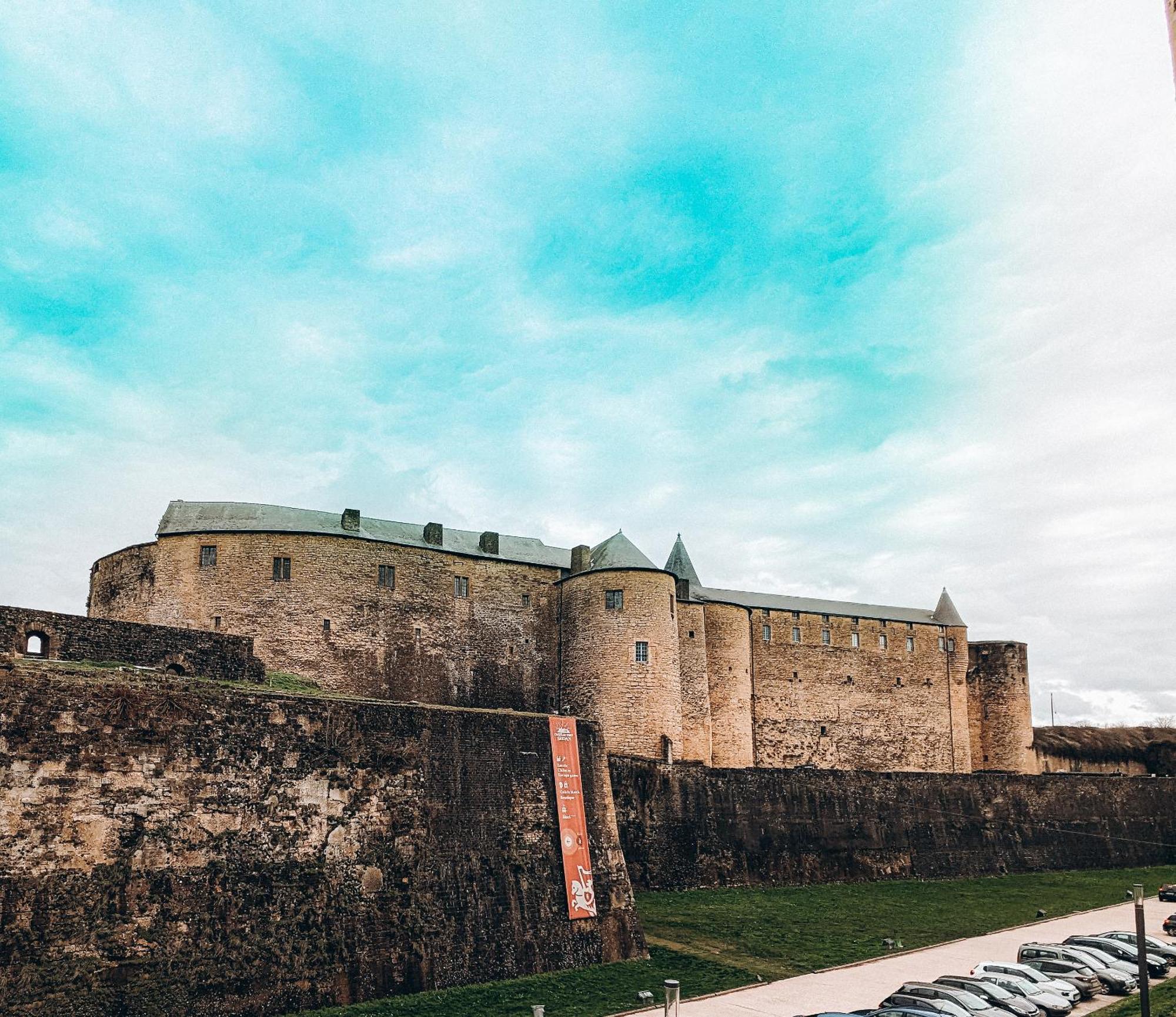 Vue Sur Chateau-fort 3 Etoiles * Sedan
